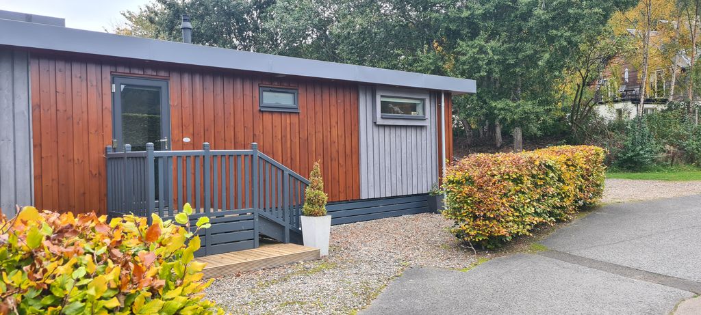 Property photo 1 of 44