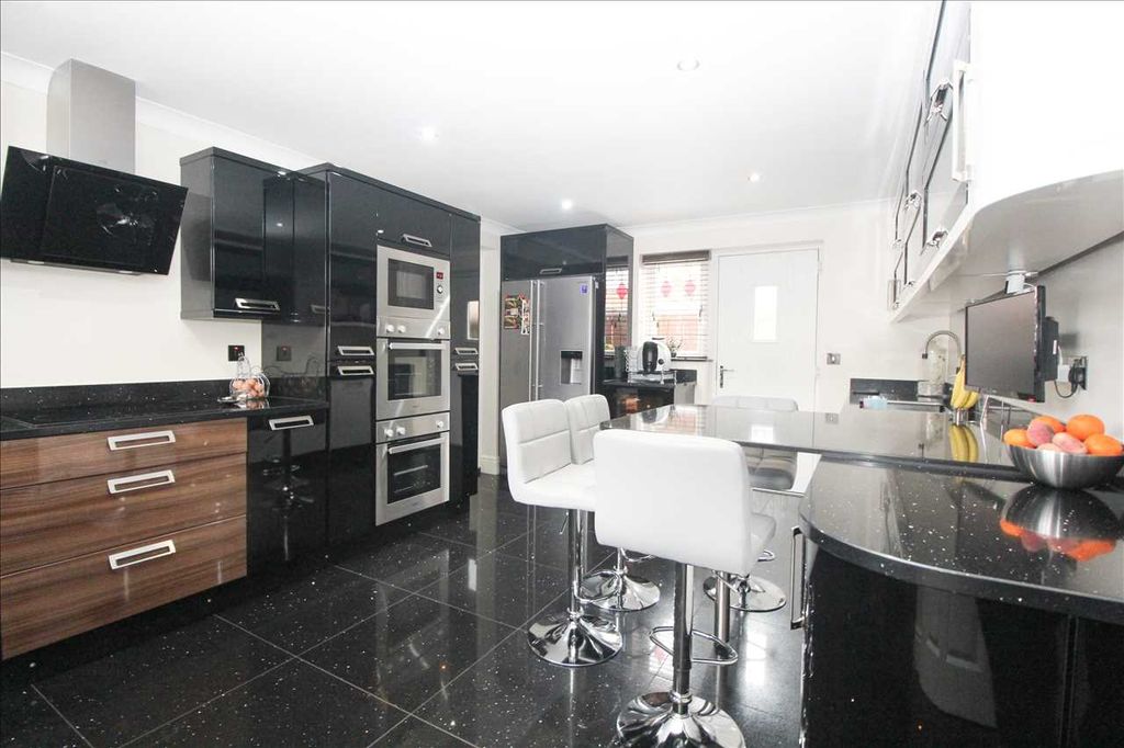 Additional image 10 of 5 bed detached house for saleLavendon Close, Southfield Gardens, Cramlington NE23