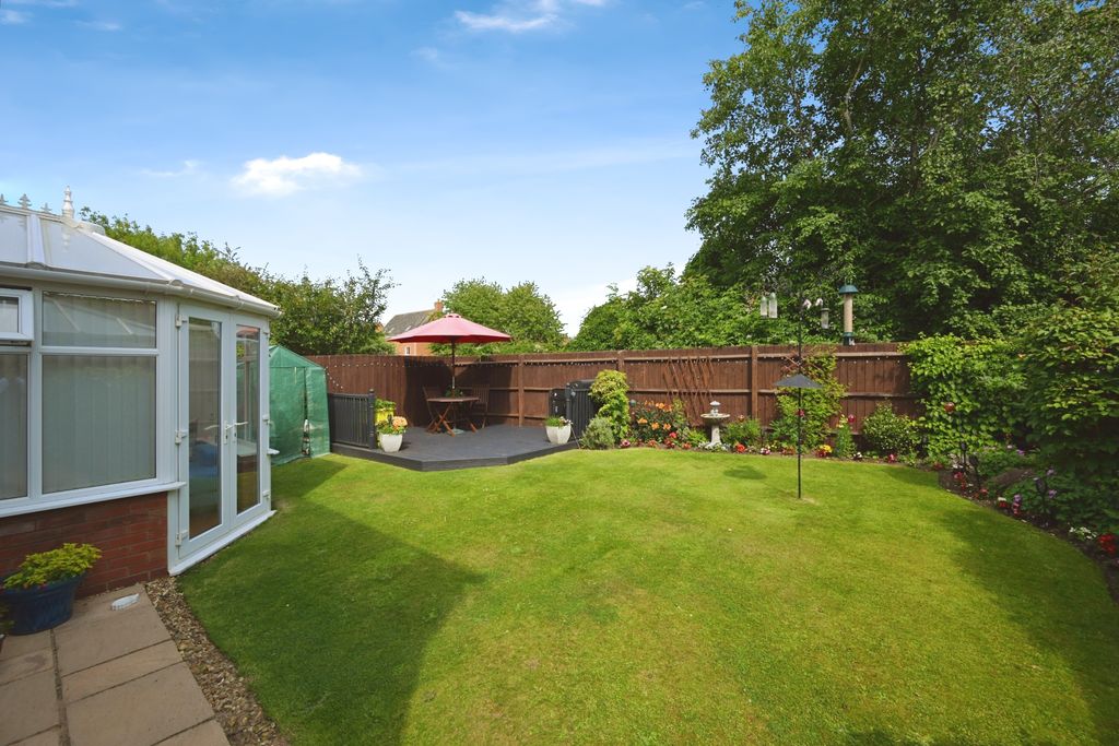 Property photo 2 of 21