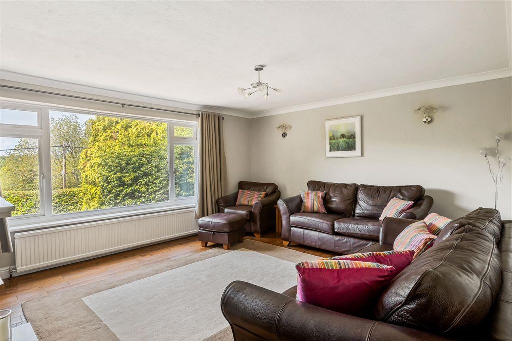 Property photo 2 of 21 4 Bramble Mead-11.Jpg