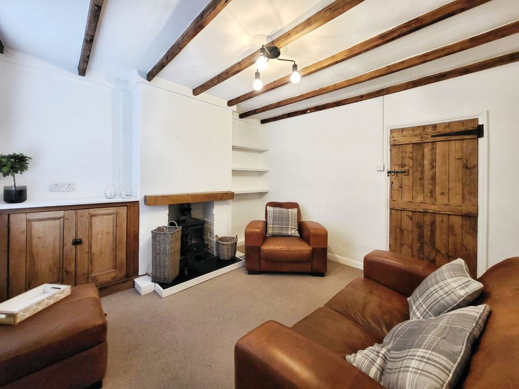 Property photo 3 of 13 Lounge