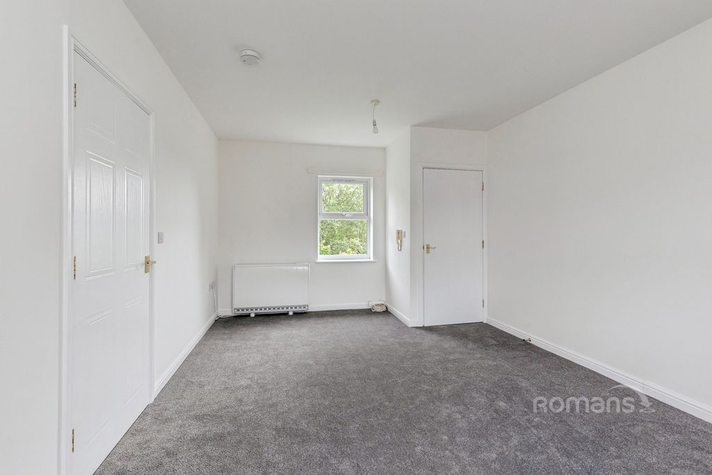 Property photo 3 of 8 Pbox-Img.Jpg