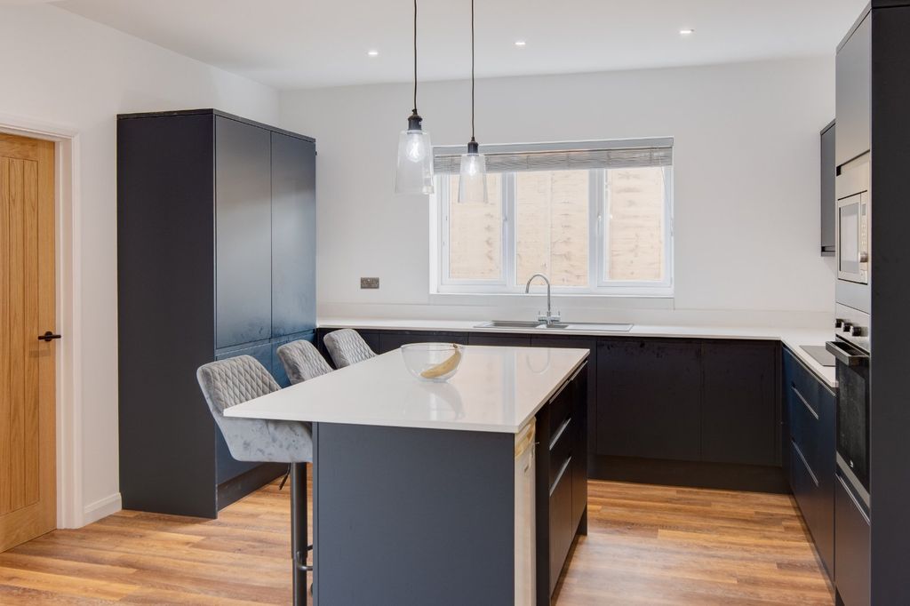 Property photo 3 of 24 Picture No. 15