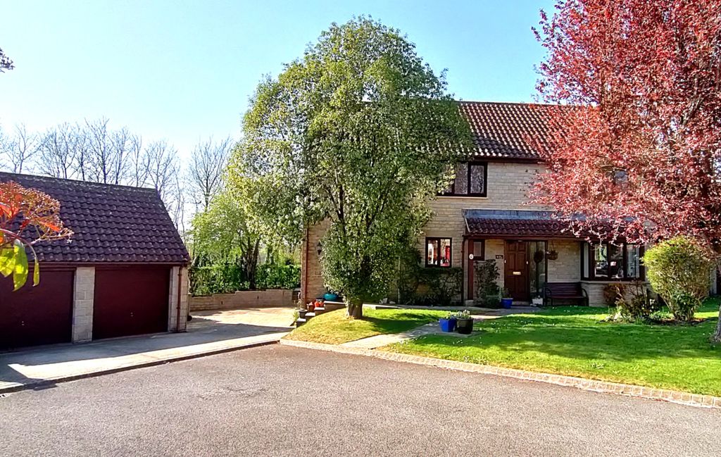 Property photo 1 of 14 Front