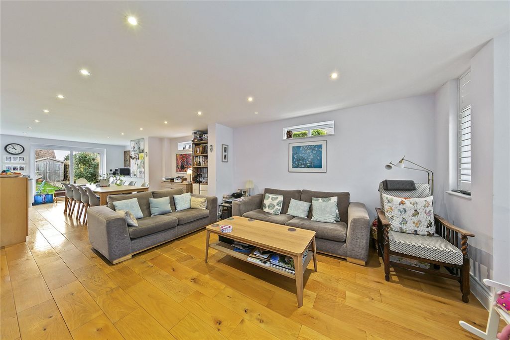 Property photo 2 of 23 Picture No. 05