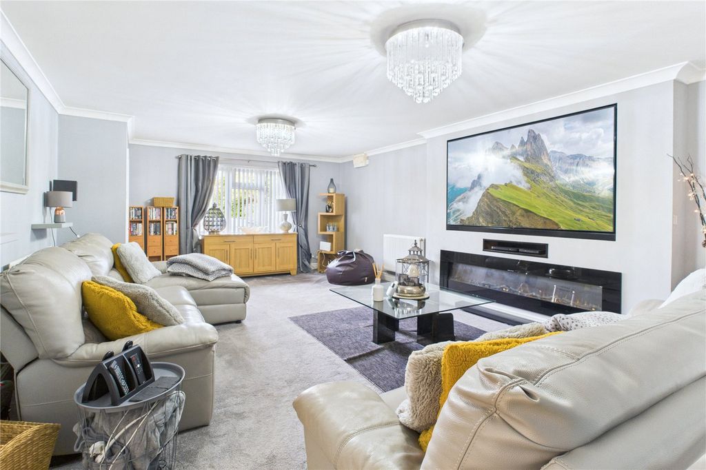 Property photo 2 of 32 Picture No. 05