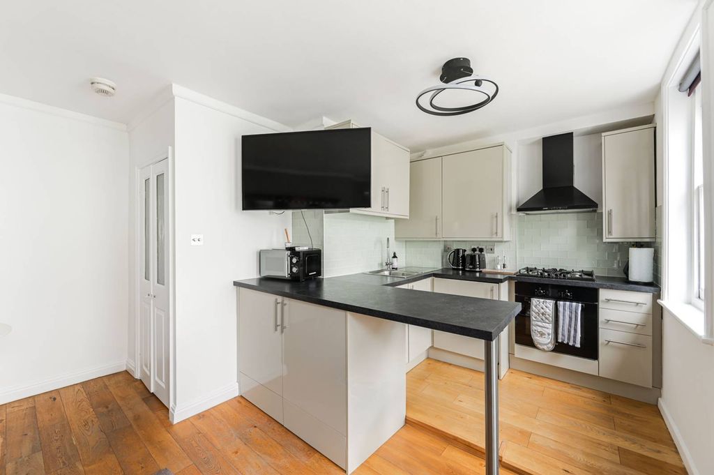 Property photo 1 of 5