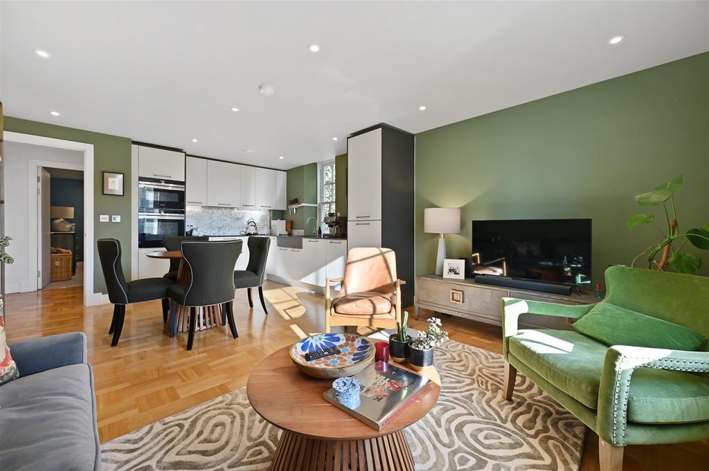 Property photo 3 of 9 Garland Court