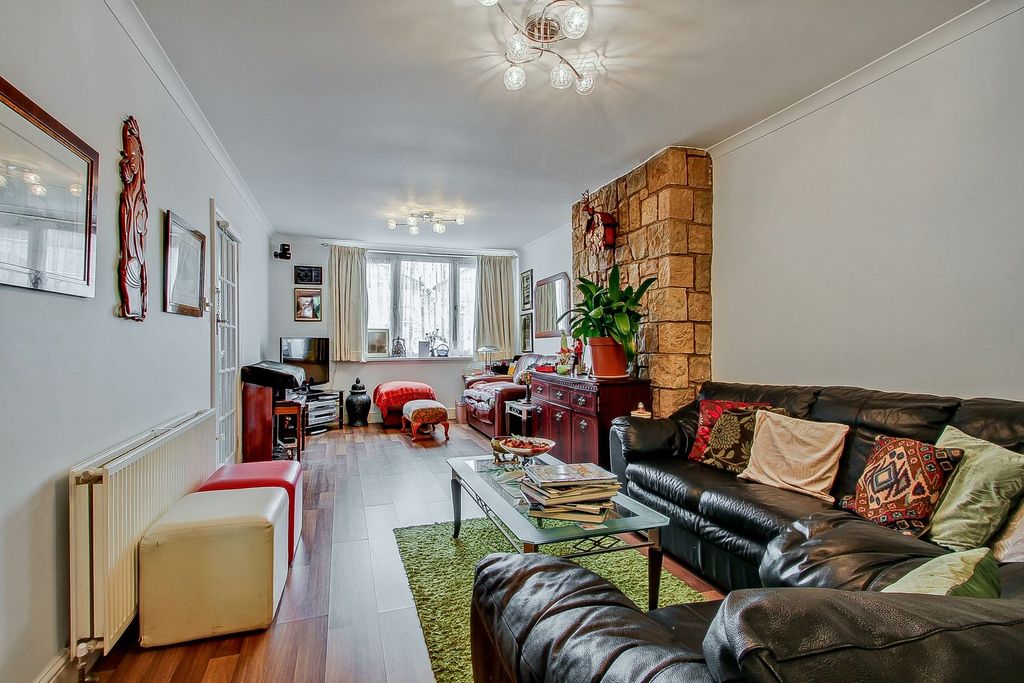 Property photo 3 of 15