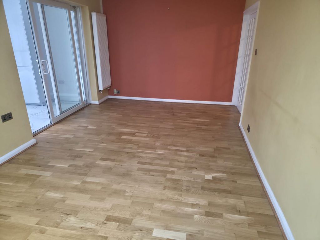 Property photo 3 of 16 Gallery