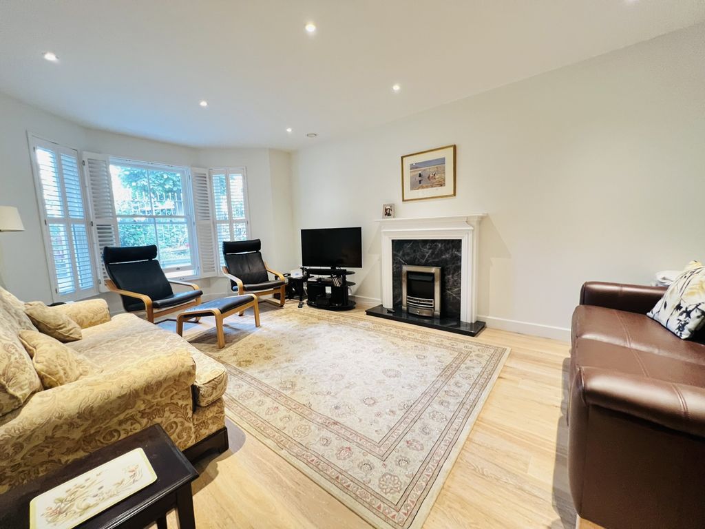 Property photo 2 of 17 Gallery