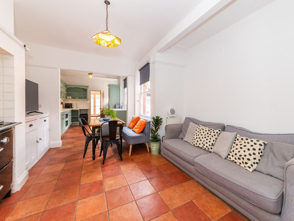 Property photo 1 of 33