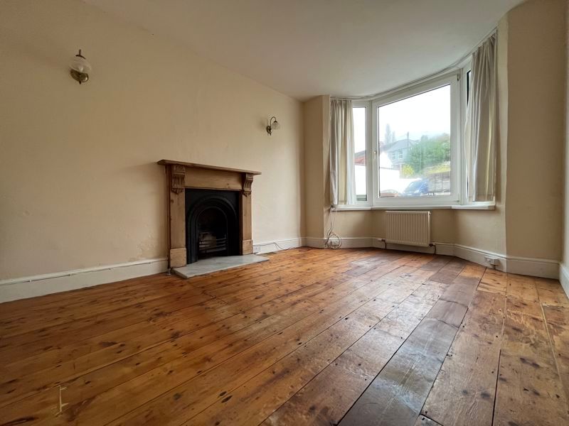 Property photo 3 of 14 Living Room