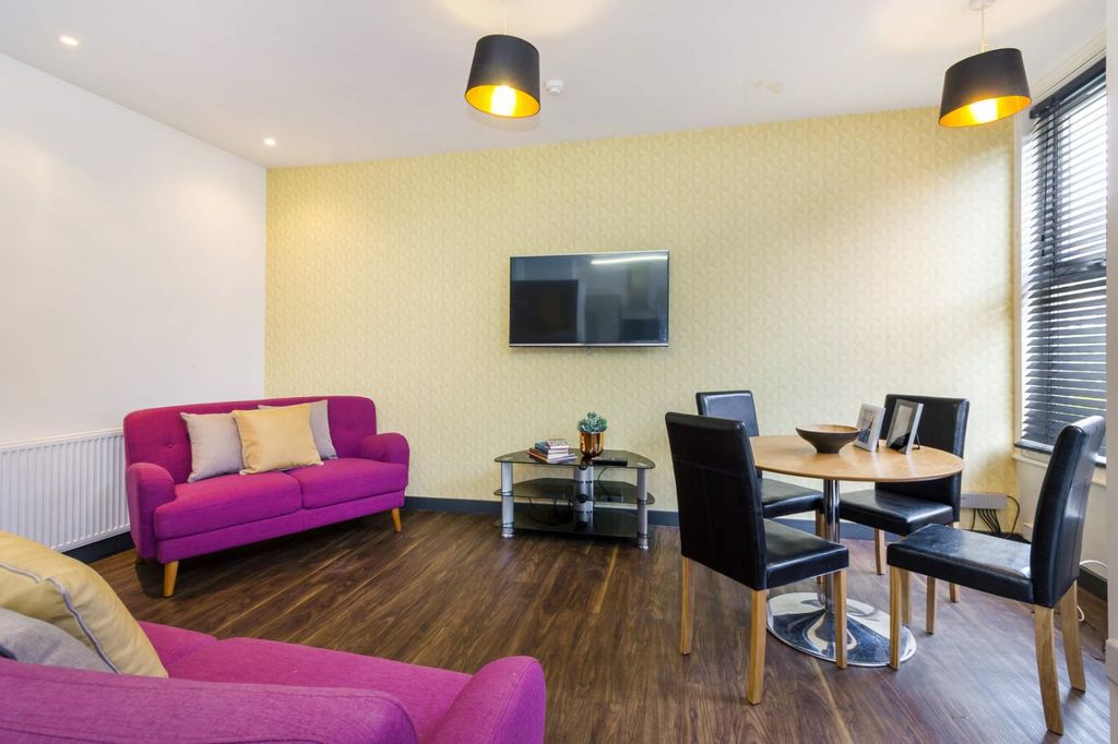 Property photo 2 of 10 Picture No. 04