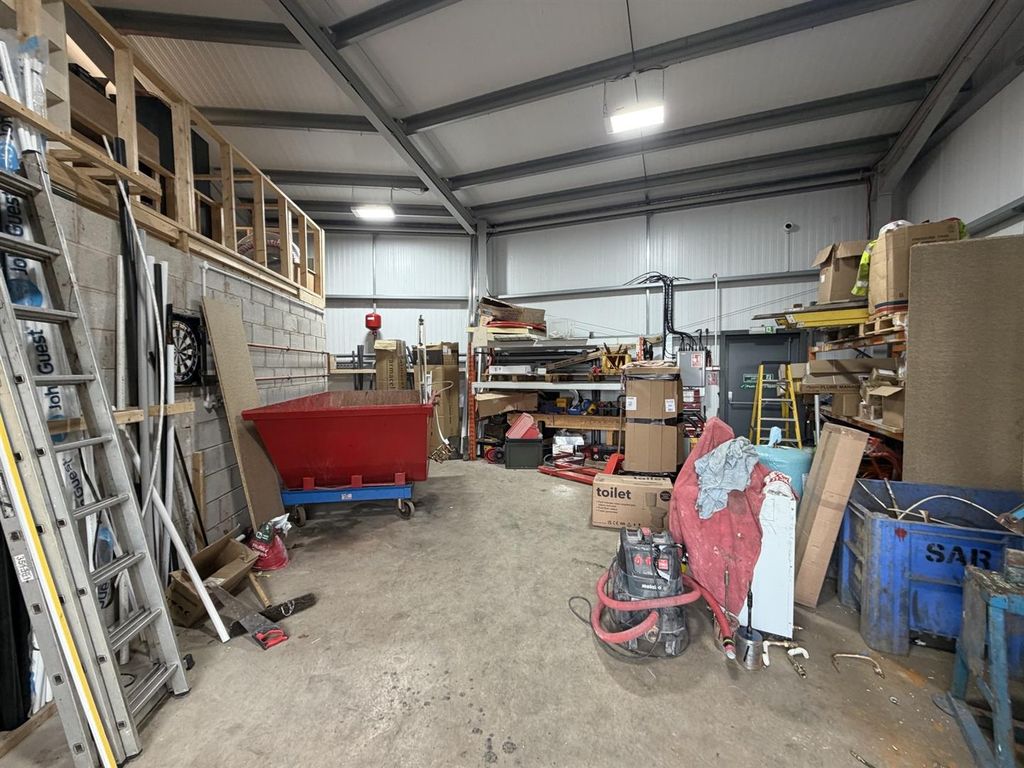 Property photo 3 of 6