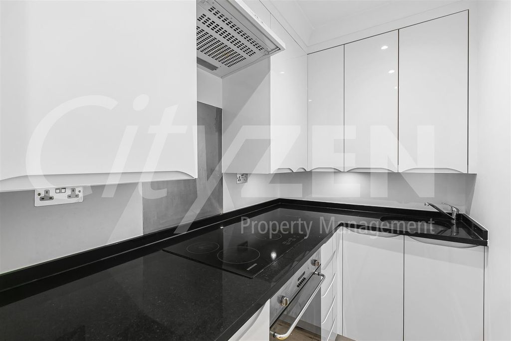 Property photo 2 of 10 Kitchen