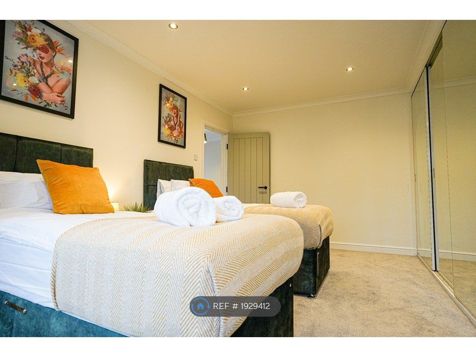 Property photo 3 of 15 Bedroom 1