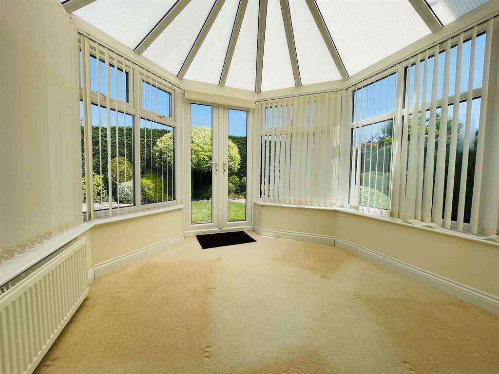 Property photo 1 of 14 Conservatory