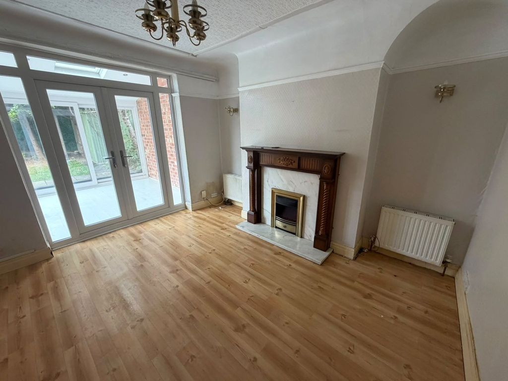 Property photo 2 of 15 Picture No. 28