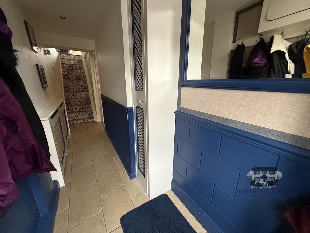 Property photo 2 of 21 Entrance Passage