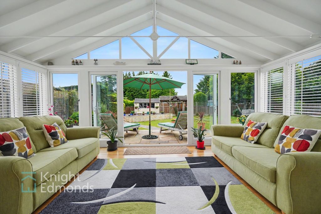 Property photo 1 of 46 Sun Room