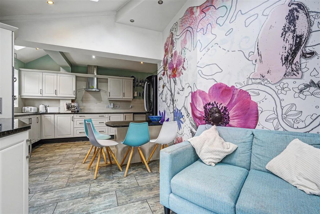 Property photo 3 of 28 Kitchen_Breakfast 1_4.Jpeg