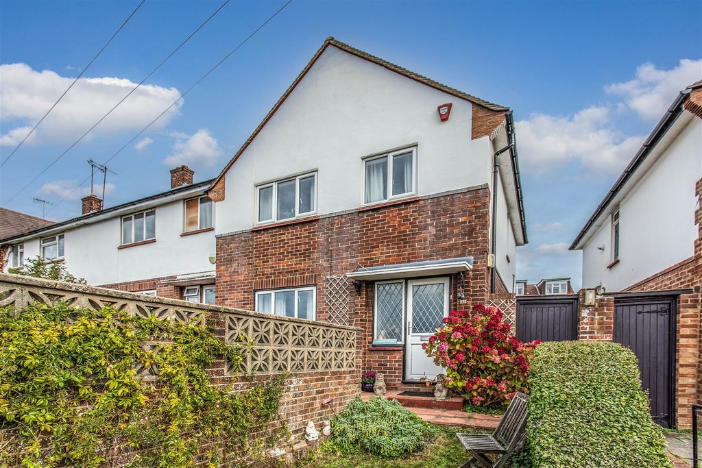 Property photo 1 of 24 39 Goldstone Lane6.Jpg