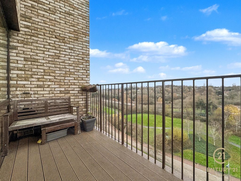 Property photo 2 of 21