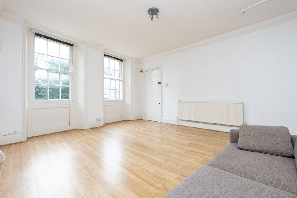 Property photo 2 of 12 Picture No. 30