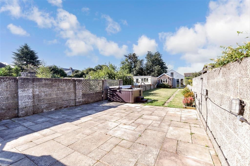Property photo 2 of 11 Patio / Decking