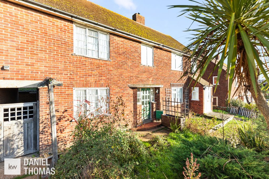 Property photo 2 of 20