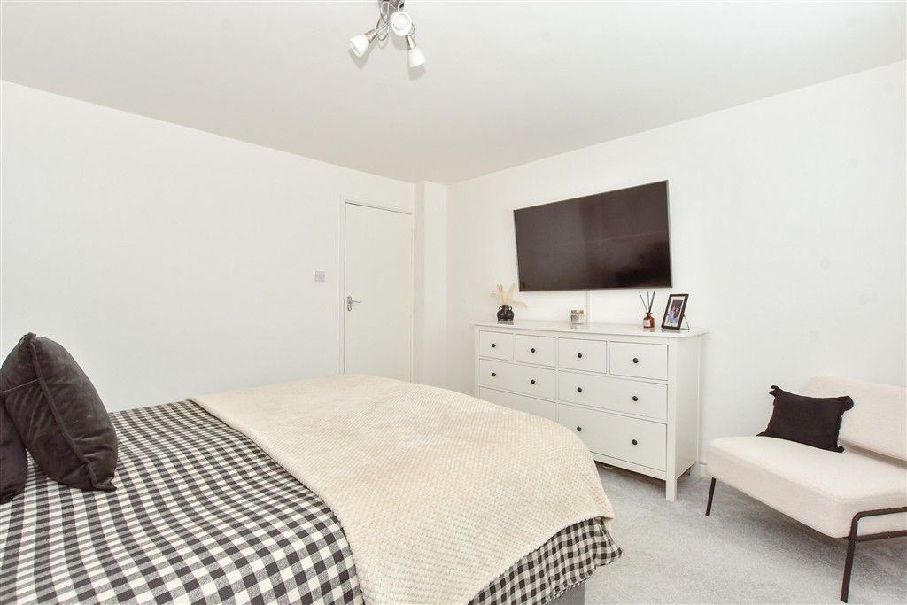 Property photo 3 of 8 Bedroom 1