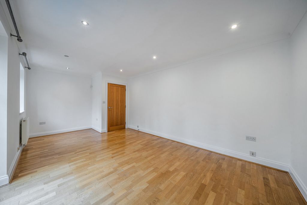Property photo 3 of 19 1454660-6-69F9B34...