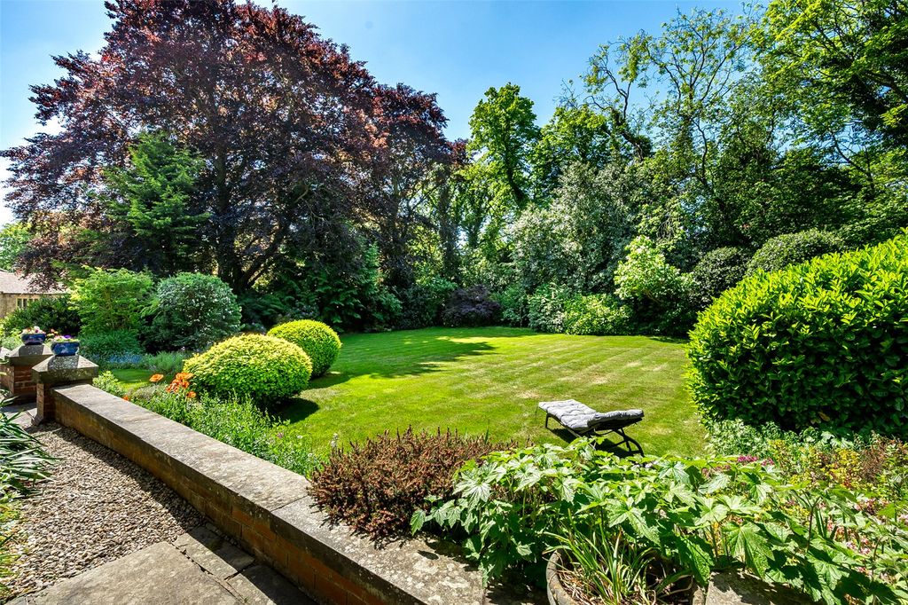 Property photo 2 of 26 Picture No. 23