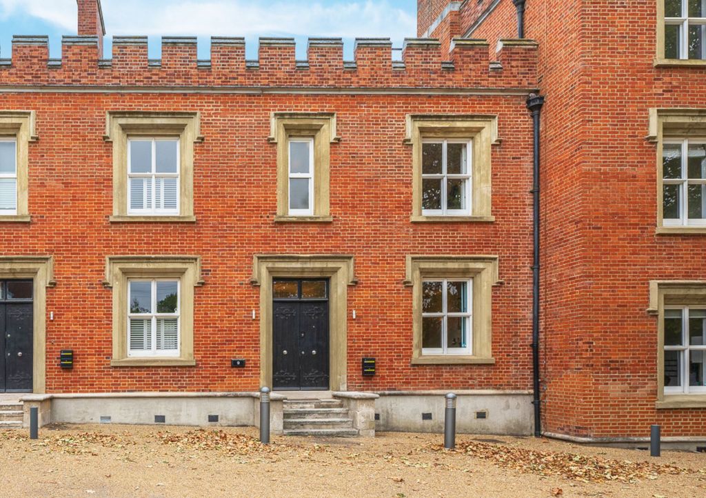 Property photo 1 of 24