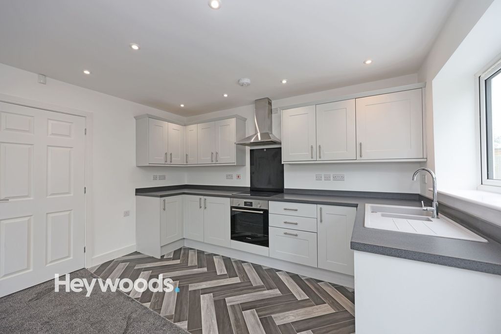 Property photo 2 of 39
