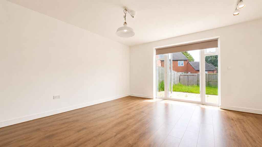 Property photo 3 of 13 97Bdde88-6d4F-4Af7-A045-2F83B0Df0Eac.Png