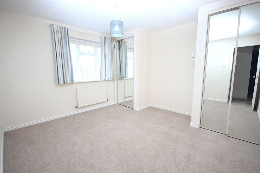 Property photo 3 of 11 Bedroom 1