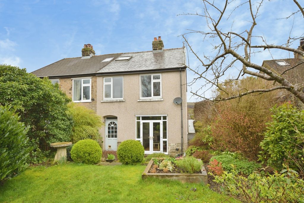 Property photo 1 of 21 Ladycroft