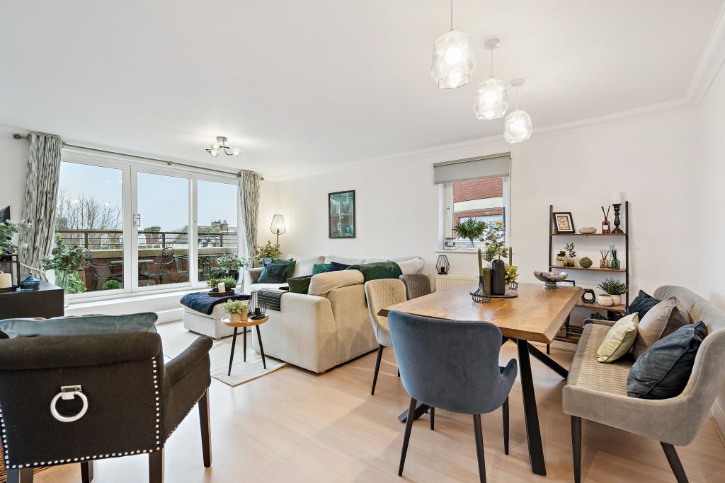 Property photo 3 of 12