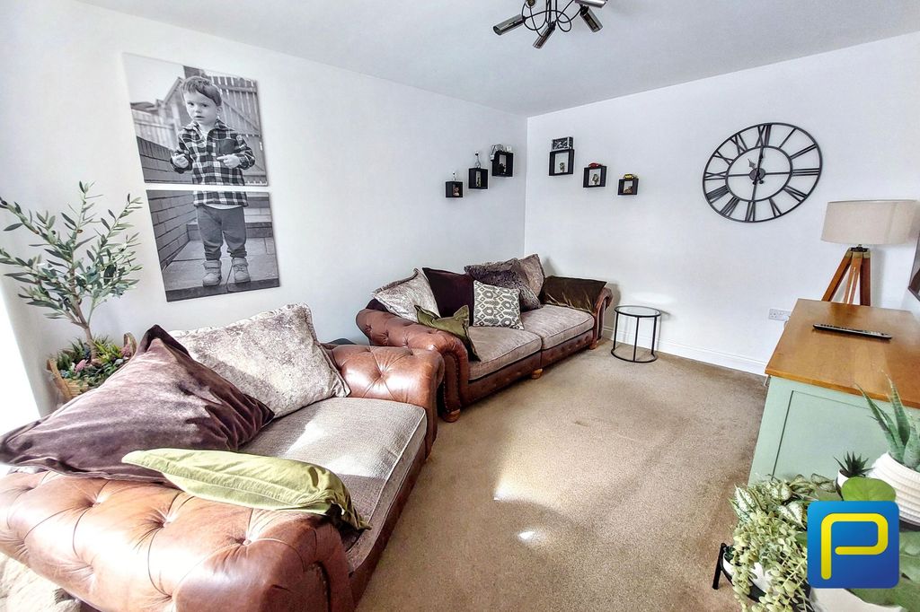 Property photo 3 of 21