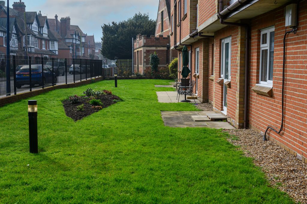 Property photo 3 of 13