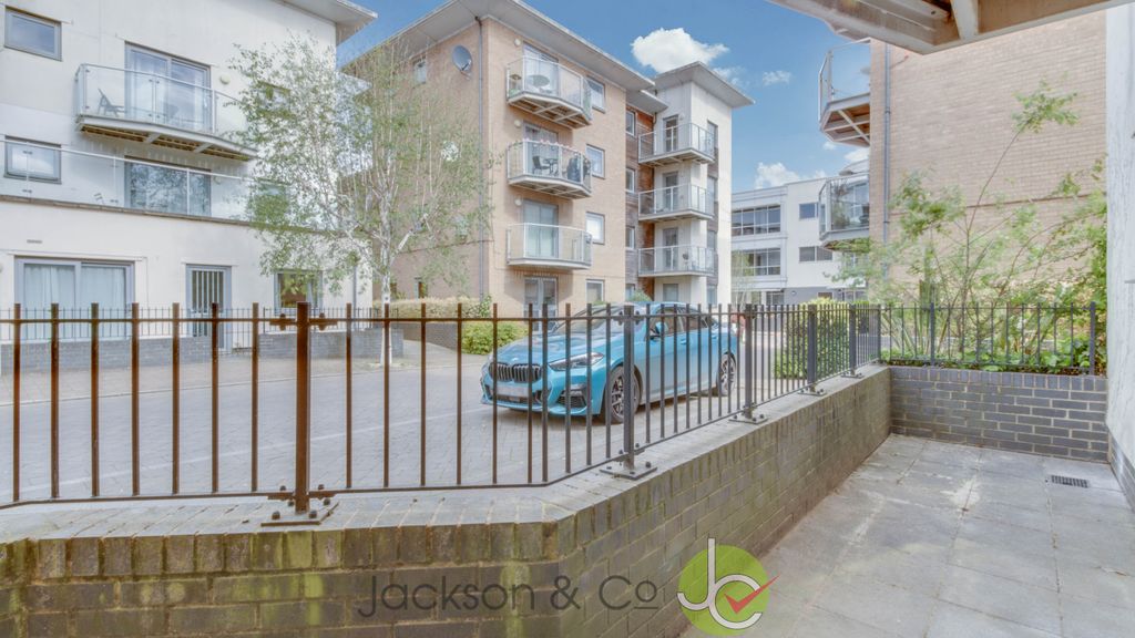 Property photo 2 of 8