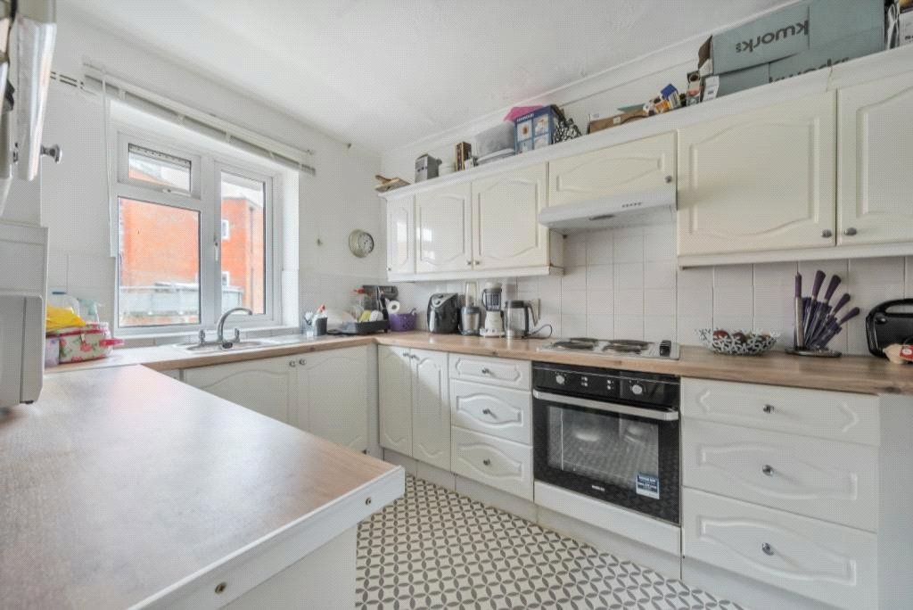 Property photo 2 of 6 Kitchen