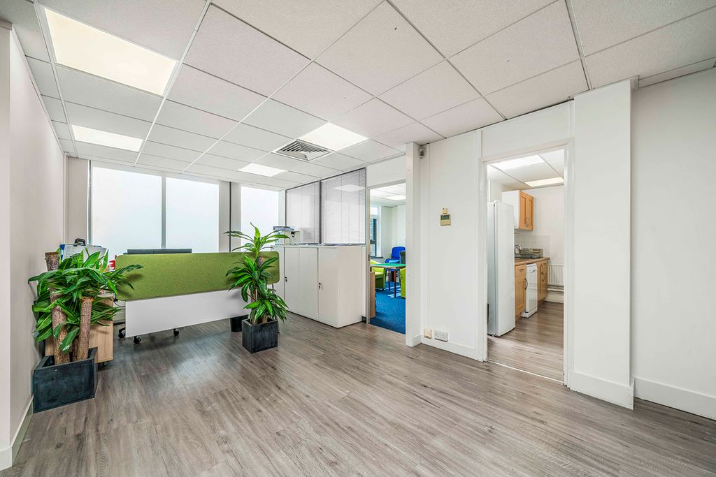 Property photo 3 of 10 Picture 3