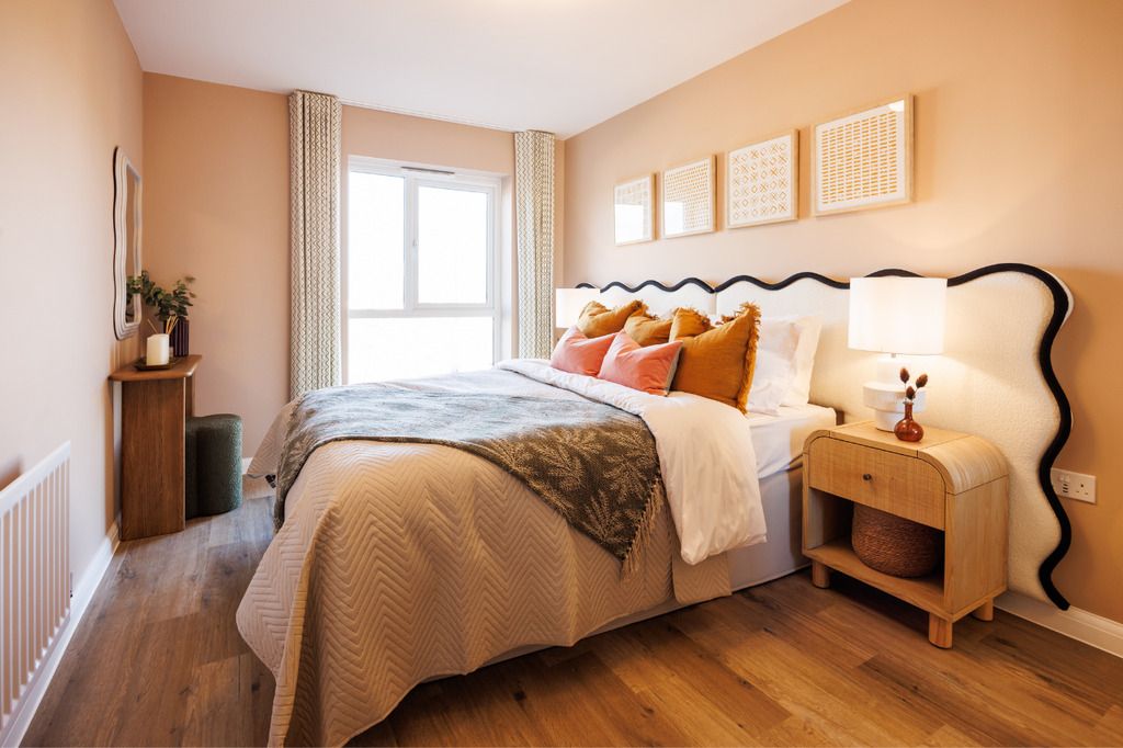 Property photo 3 of 7 Hr Bedroom 1