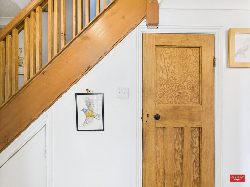 Property photo 2 of 27