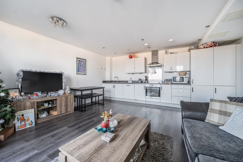 Property photo 2 of 12