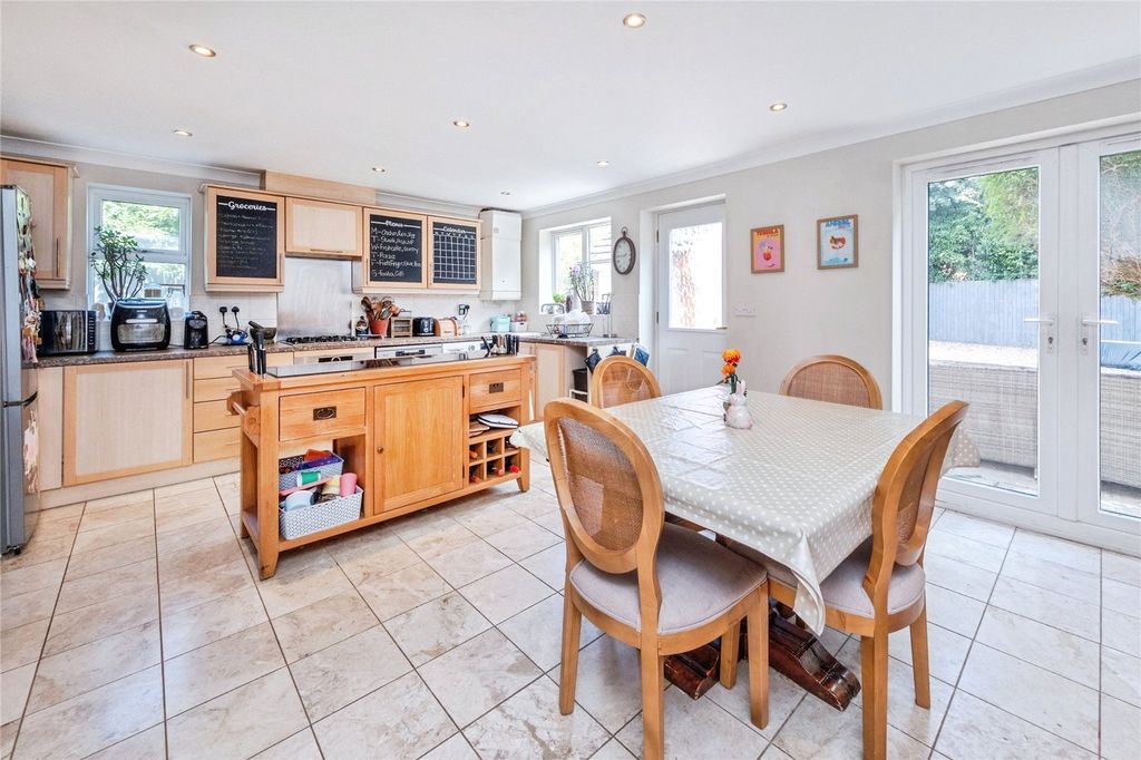 4 bed detached house for saleDittander Close, Bicester, Oxfordshire OX26 photo 3