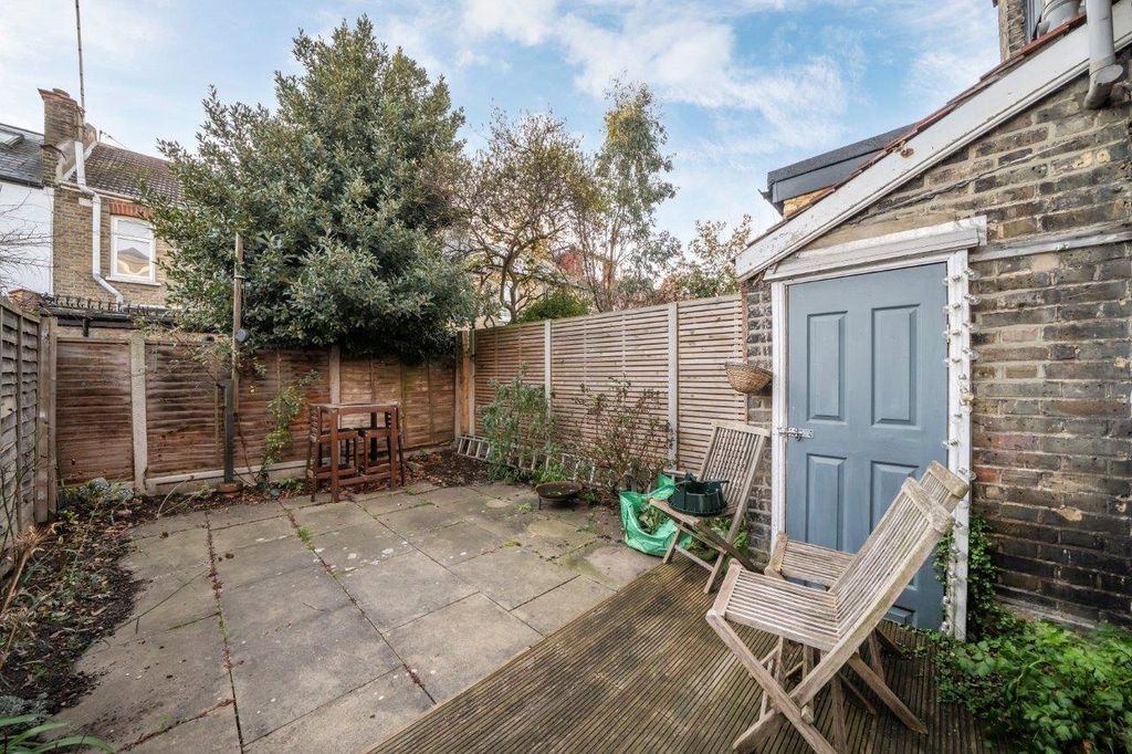 Property photo 2 of 10 Garden